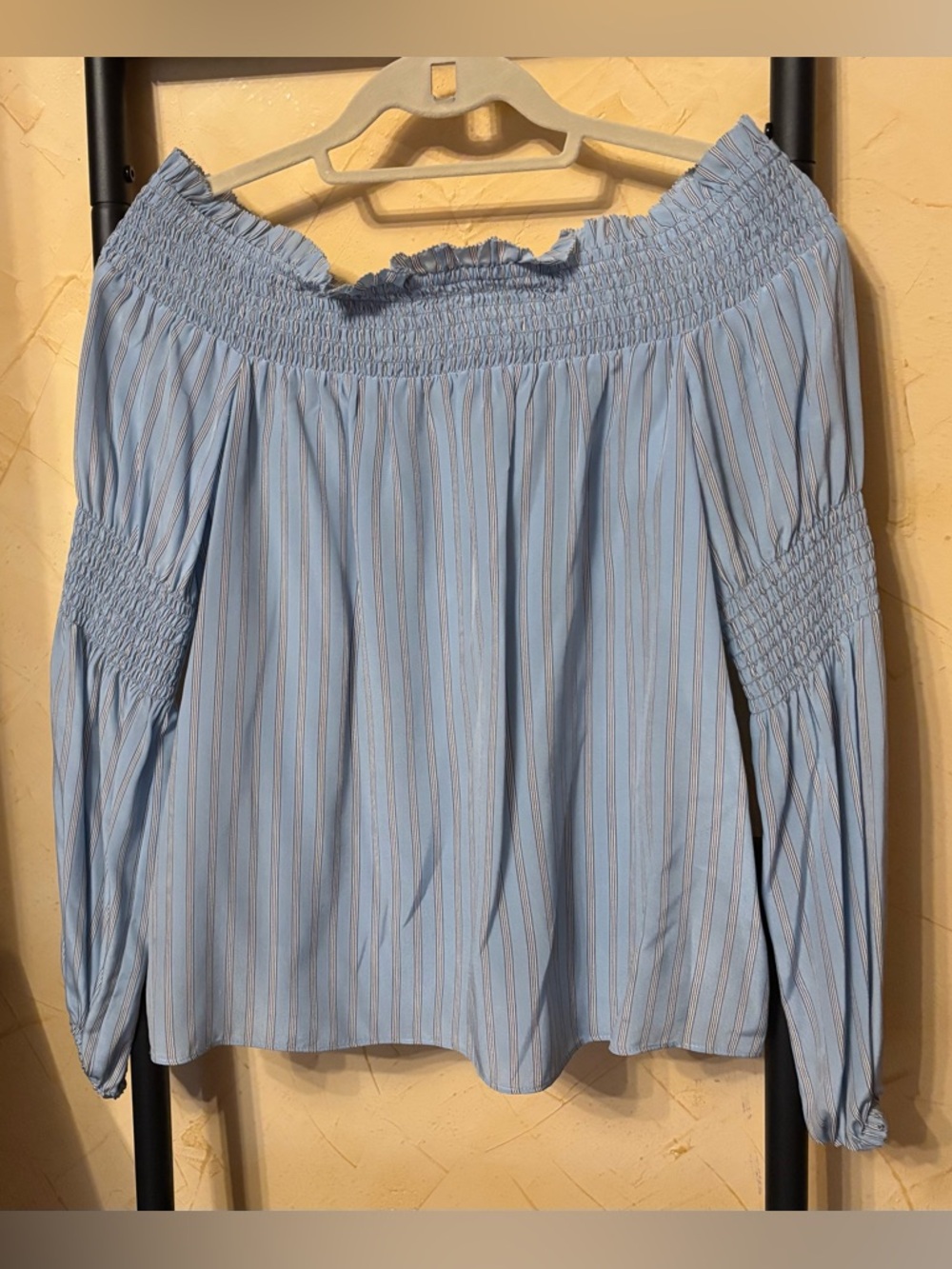 L’AGENCE Size S 100% Silk Off-Shoulder Smocked Sleeve Top